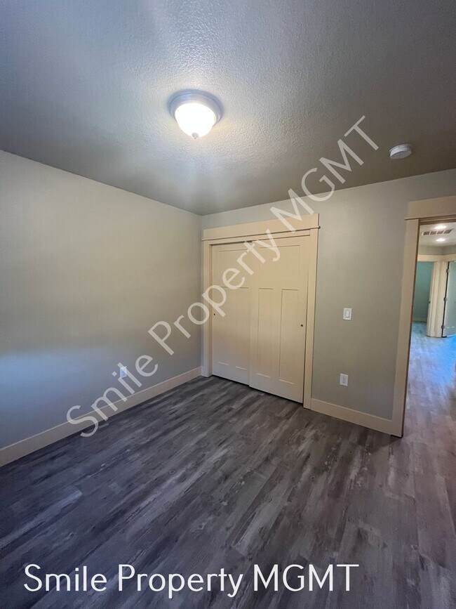 Building Photo - 5938 SE 136th Ave