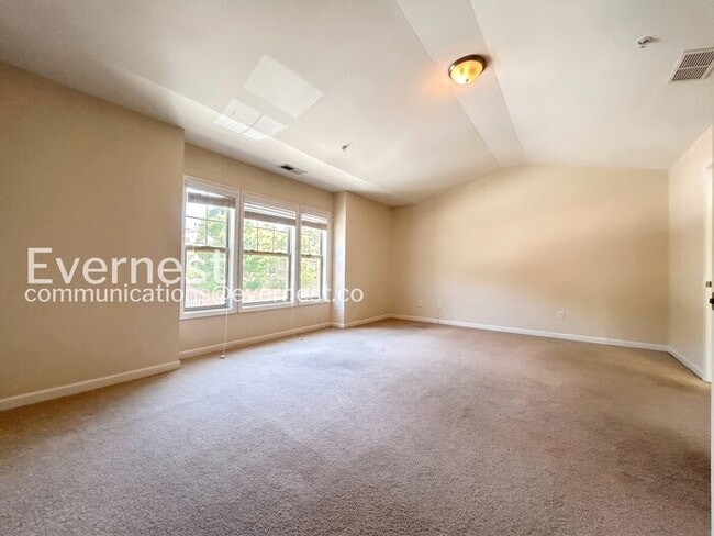 Building Photo - 3 Bed, 2.5 Bath Home with Attached Garage / Available Now!