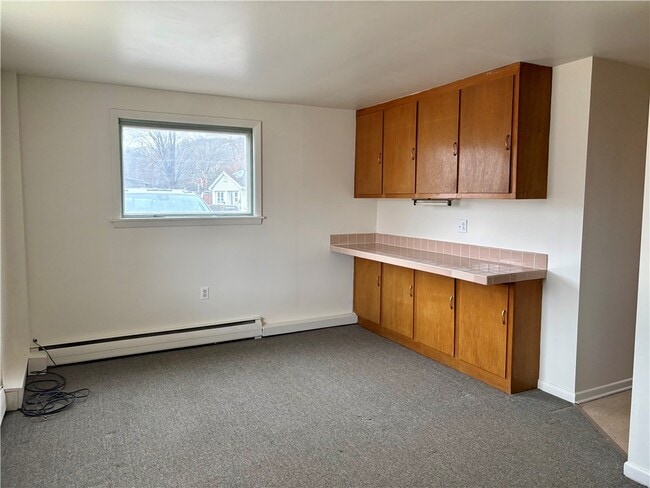 Building Photo - 116 W High St