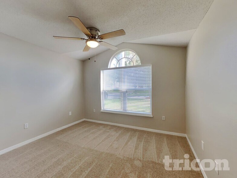 Building Photo - 13049 Waterbourne Dr
