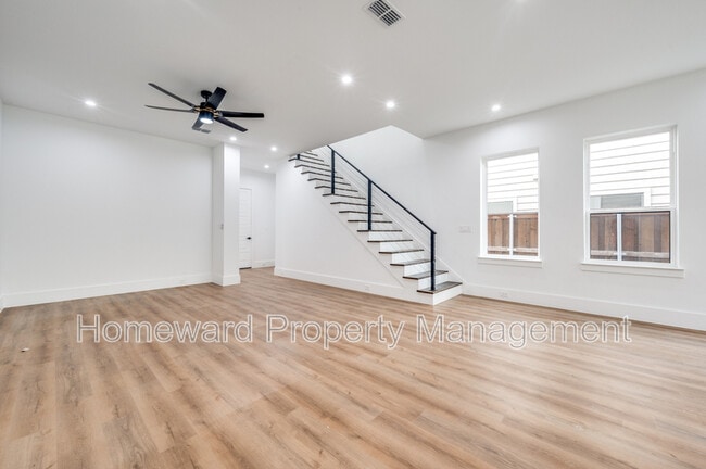 Building Photo - 2343 Hondo Ave