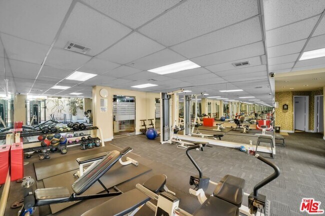 Building Photo - 620 S Gramercy Pl