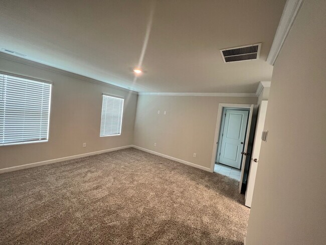 Building Photo - Room in House on Laughing Gull Dr