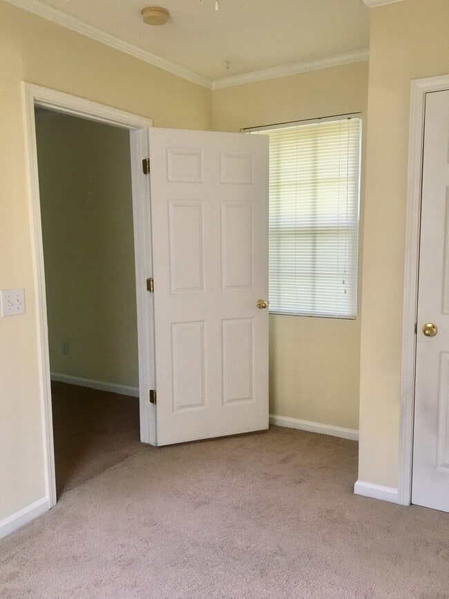 Building Photo - Rosewood