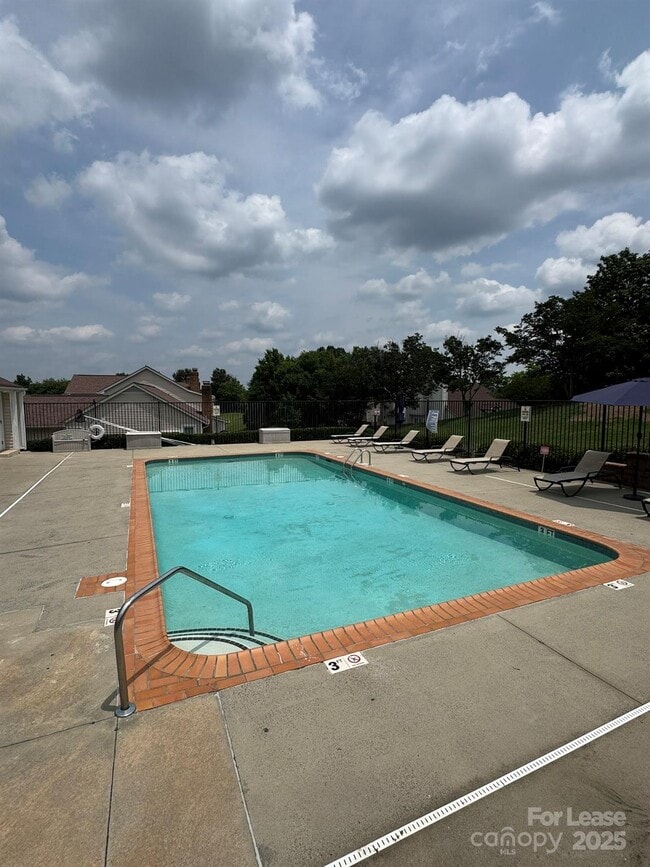 Building Photo - 7801 Renaissance Ct