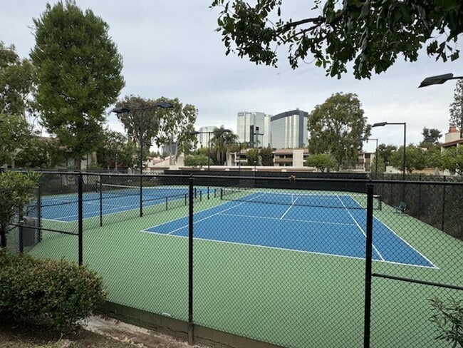 Building Photo - Serene 2 bedroom townhome