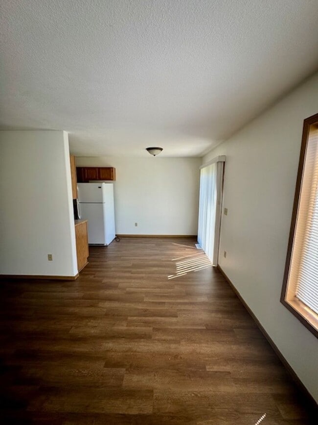 Building Photo - 3 Bedroom 1.5 Bathroom 4plex