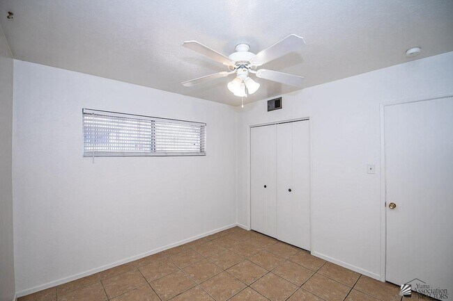 Building Photo - 250 W Catalina Dr