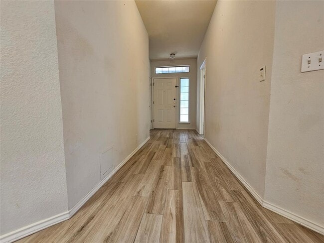 Building Photo - 8506 Hillrock Dr