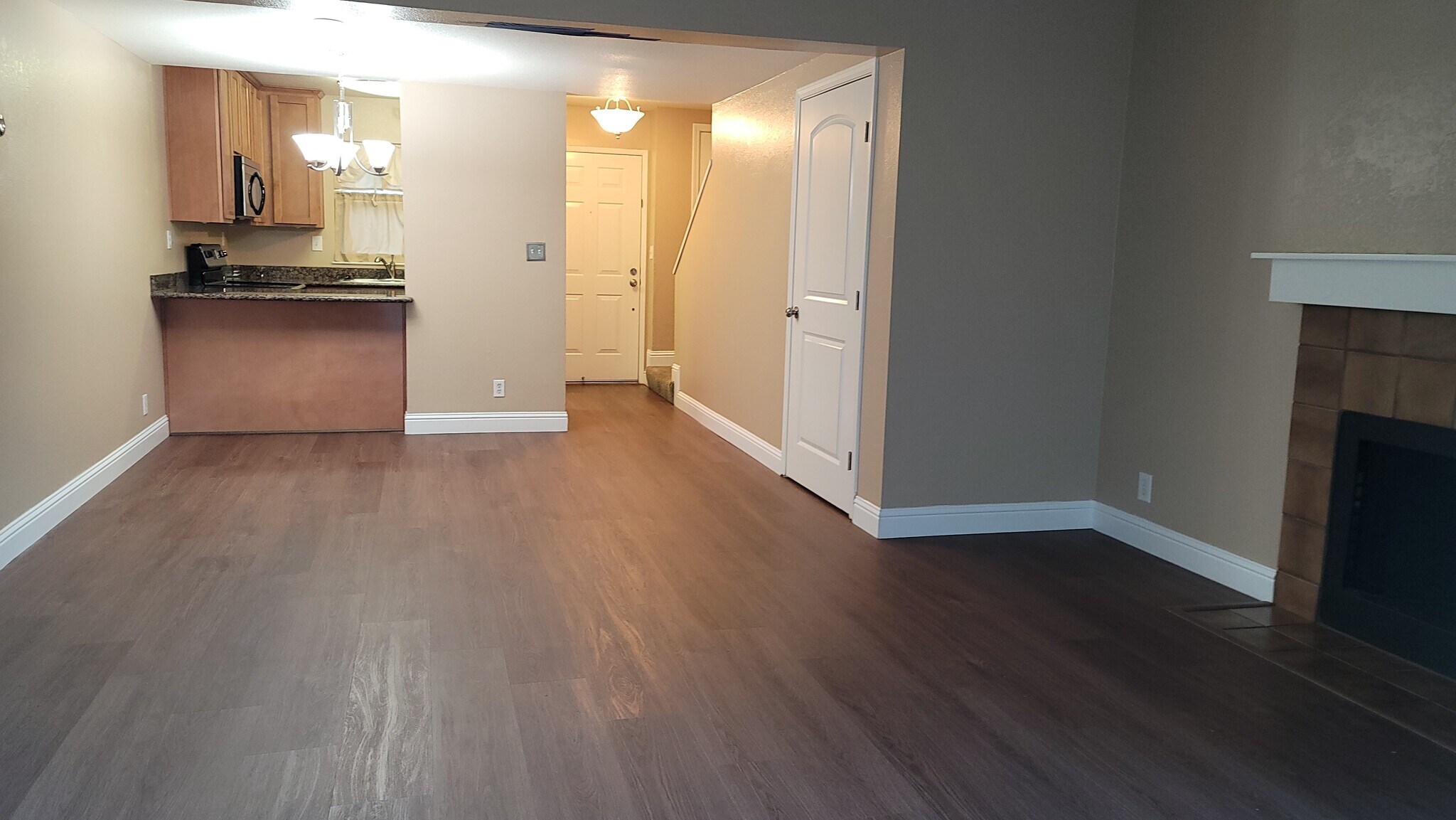 Building Photo - 788 Center Ave