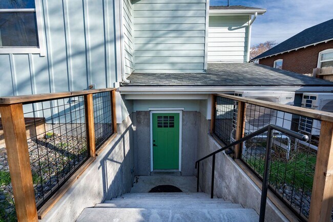 Building Photo - 345 Wheeler Ave