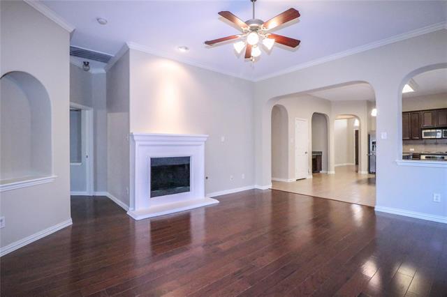 Building Photo - 725 Red Elm Ln