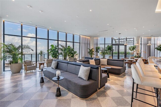 Building Photo - 3015 S Ysabella Ave