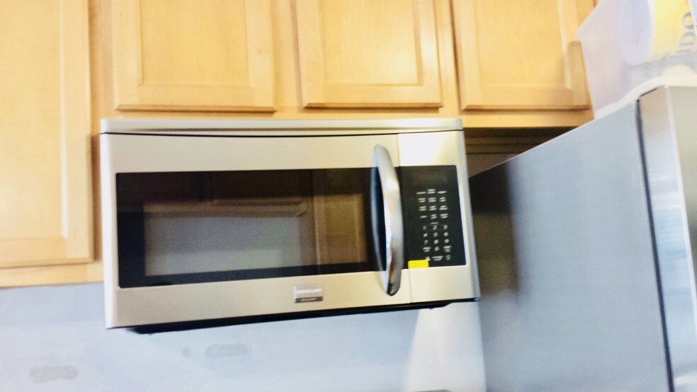 Kitchen - 6112 N Damen Ave