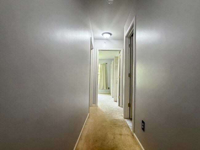 Building Photo - 2820 Barclay Wy
