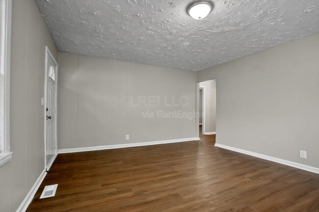 Building Photo - 318 N 43rd St