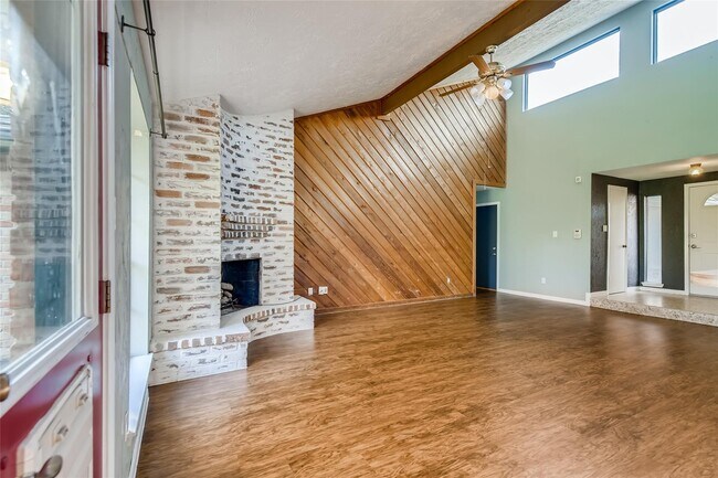 Building Photo - 946 Mesa Terrace Dr