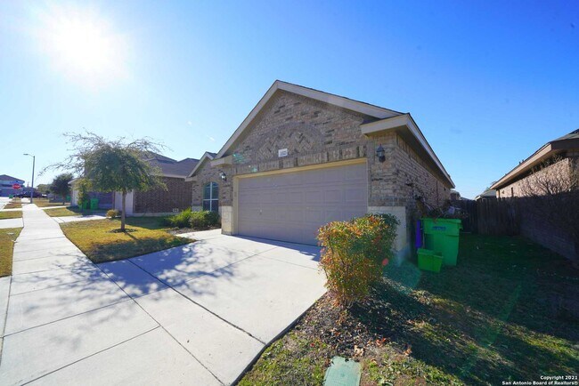 Building Photo - 1323 Kingbird Ct