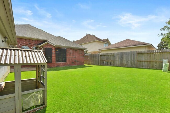 Building Photo - 4002 N Barnett Way