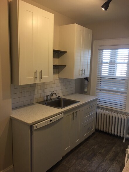 Kitchen - 2633 Pillsbury Ave S