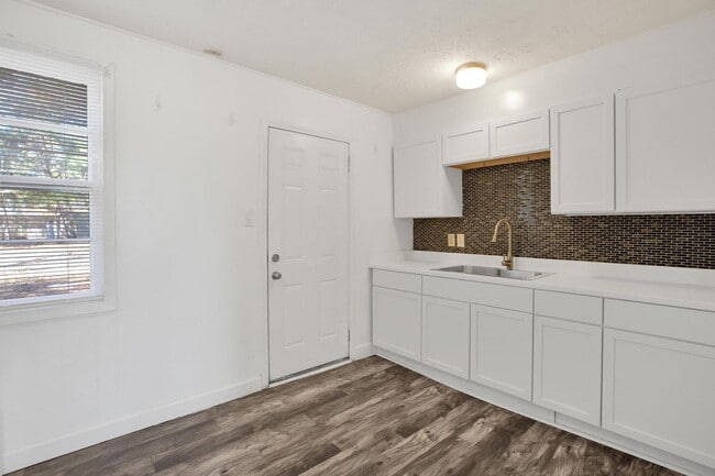 Building Photo - Affordable 2 bedroom in Jacksonville