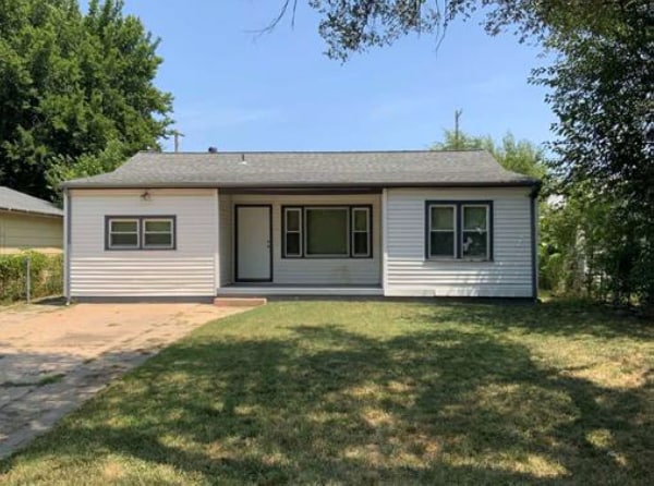 Building Photo - 2222 S Santa Fe St