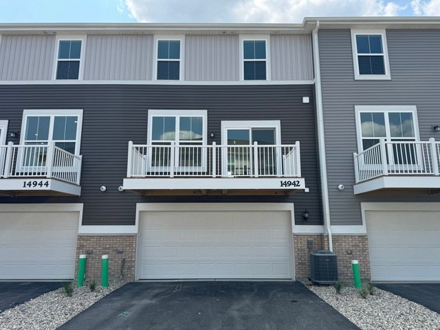 Building Photo - 14951 S McCarthy Cir