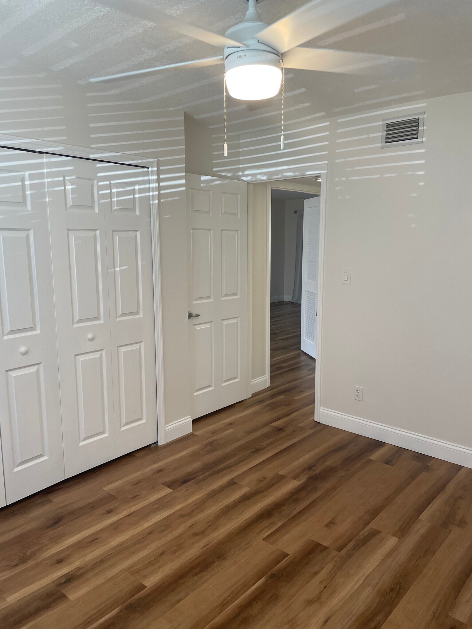 Building Photo - 1250 S Denning Dr