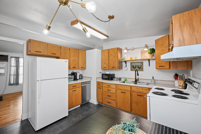 Building Photo - 943 N 7th St