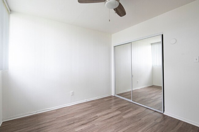 Building Photo - The Perfect 2 BR for Beach Lovers! Only 1 ...