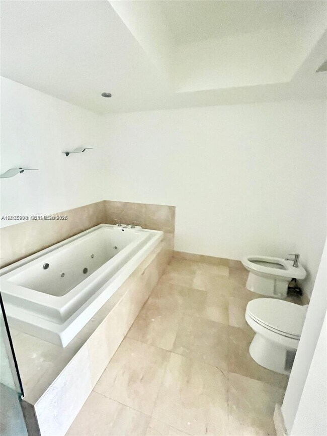 Building Photo - 218 SE 14th St