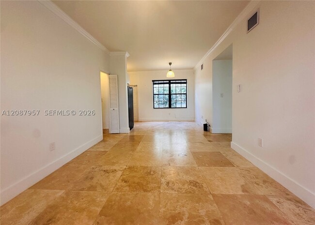 Building Photo - 1470 Lincoln Terrace
