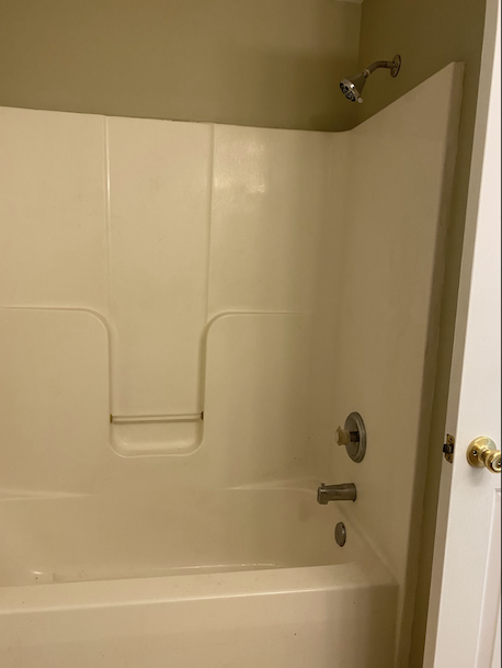 Tub/Shower - 320 W Decatur St