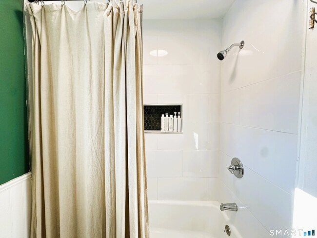 Building Photo - 18 Harry Brook Village