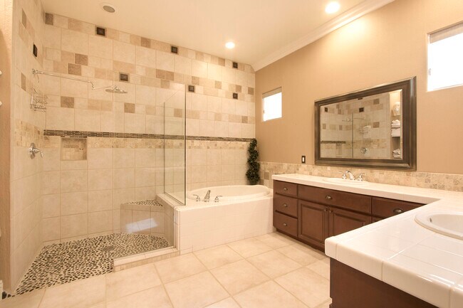 Building Photo - 57669 Santa Rosa Trail