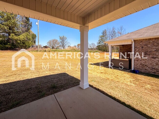 Building Photo - New Construction Home for Rent in Owens Cross Roads, AL!