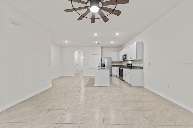 Building Photo - 2893 Suncoast Plains Dr