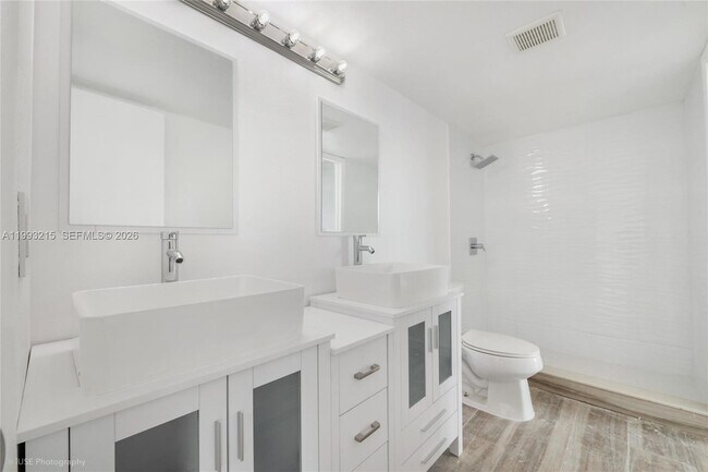 Building Photo - 2211 SW 122nd Ct