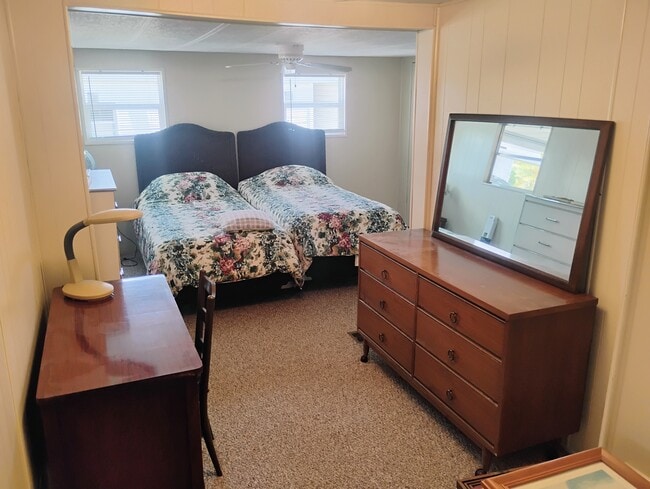 Building Photo - 37112 Sandra Ave