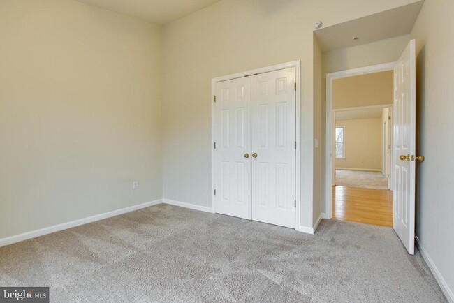 Building Photo - 8627 Trail View Dr