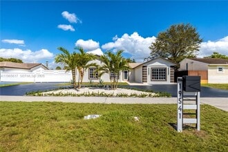 Building Photo - 19541 NW 57th Ct