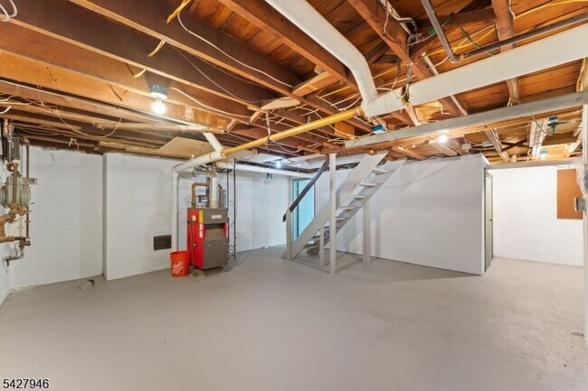 Building Photo - 57 Pomander Walk