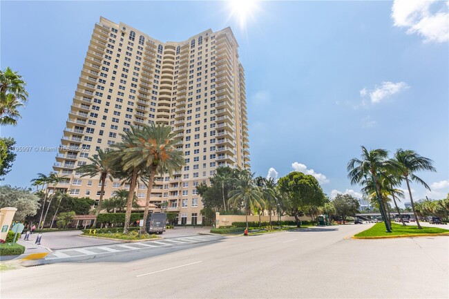 Building Photo - 19501 E Country Club Dr