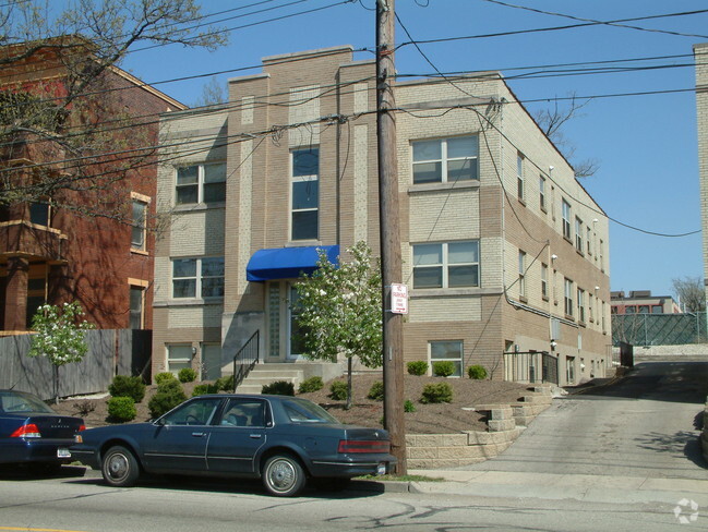 Building Photo - 2920-2928 Burnet Avenue