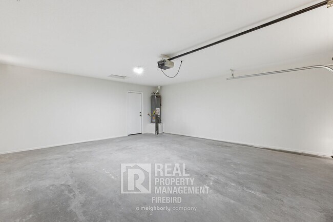 Building Photo - 2420 W Blue Sky Dr