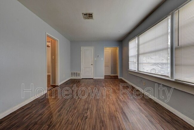 Building Photo - 430 Babb Dr