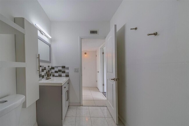 Building Photo - 2441 Persian Dr