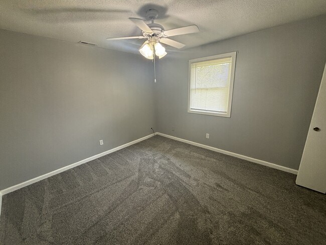 Building Photo - 53 E 300 N