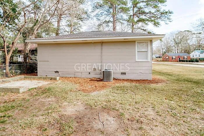 Building Photo - 2425 Avalon Rd