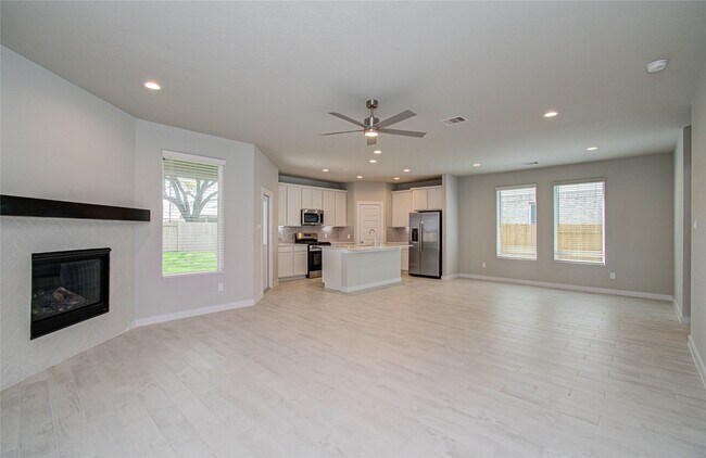 Building Photo - 15723 Telge Rd